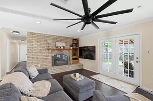 1917 Hurstview Dr, Hurst, TX 76054 - Photo 10