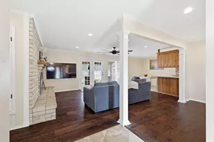 1917 Hurstview Dr, Hurst, TX 76054 - Photo 8