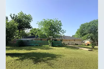 1441 Brazos Street, Graham, TX 76450 - Photo 32
