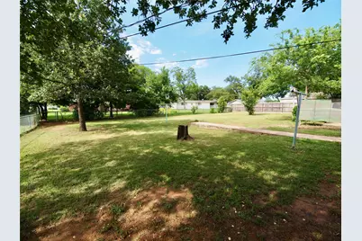 1441 Brazos Street, Graham, TX 76450 - Photo 30