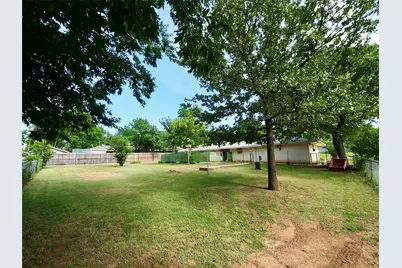 1441 Brazos Street, Graham, TX 76450 - Photo 30