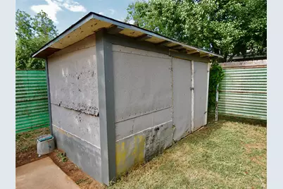 1441 Brazos Street, Graham, TX 76450 - Photo 28