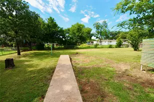 1441 Brazos St, Graham, TX 76450 - Photo 28