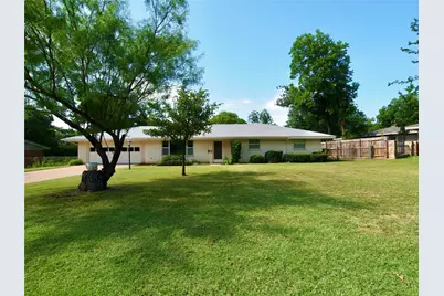 1441 Brazos Street, Graham, TX 76450 - Photo 34