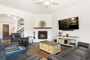 1905 Silver Falls Dr, Burleson, TX 76028 - Photo 6