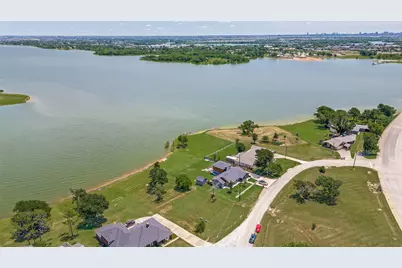 1505 Hillcrest Drive, Little Elm, TX 75068 - Photo 4