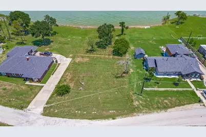 1505 Hillcrest Drive, Little Elm, TX 75068 - Photo 2