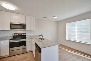 4506 Alamosa St, Fort Worth, TX 76119 - Photo 4