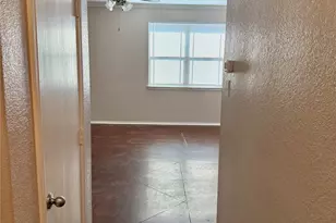 2314 Aldergate Dr, Arlington, TX 76012 - Photo 4