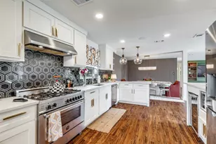 9831 Lakemont Dr, Dallas, TX 75220 - Photo 12