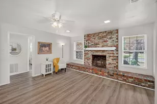 2125 Valleydale Dr, Arlington, TX 76013 - Photo 12