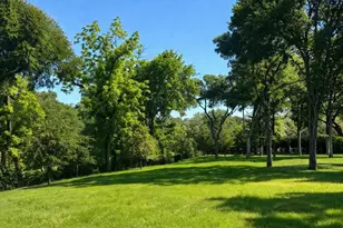 10010 Strait Ln, Dallas, TX 75229 - Photo 22