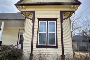 317 E Grand St, Whitewright, TX 75491 - Photo 2