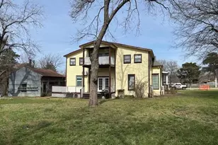 317 E Grand St, Whitewright, TX 75491 - Photo 40