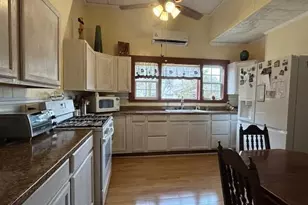 317 E Grand St, Whitewright, TX 75491 - Photo 14