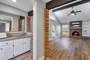 2307 Leonard Ct, Arlington, TX 76015 - Photo 4