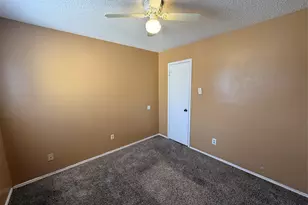 2641 Santa Barbara Dr, Grand Prairie, TX 75052 - Photo 8