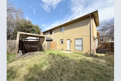 2641 Santa Barbara Drive, Grand Prairie, TX 75052 - Photo 12