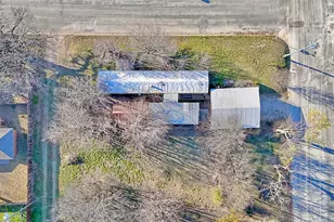 600 E Nelson St, Bowie, TX 76230 - Photo 24