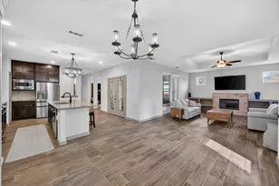 503 Phillips Ct, Mansfield, TX 76063 - Photo 6