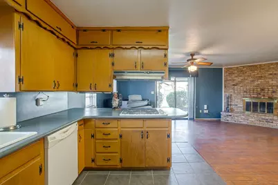 308 Thompson Court, Saginaw, TX 76179 - Photo 12
