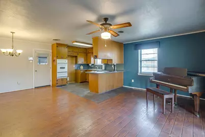 308 Thompson Court, Saginaw, TX 76179 - Photo 10