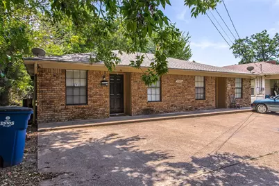 705 W Belknap Street #A, Ennis, TX 75119 - Photo 4