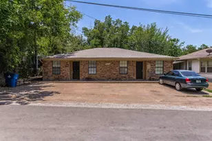705 W Belknap St, Ennis, TX 75119 - Photo 2
