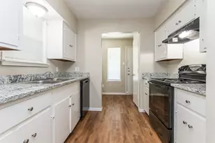 705 W Belknap St, Ennis, TX 75119 - Photo 8