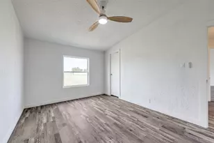 140 Terri Dr, Collinsville, TX 76233 - Photo 16