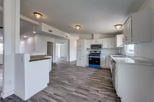 140 Terri Dr, Collinsville, TX 76233 - Photo 6