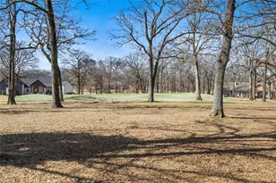 203 Colonial Dr, Mabank, TX 75156 - Photo 2