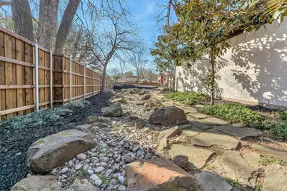 3920 Kelsey Court, Grapevine, TX 76051 - Photo 14