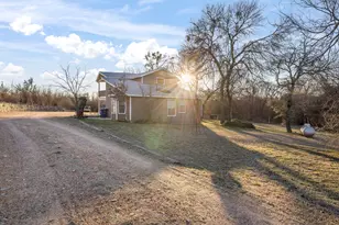 401 Sandy Ln, Dublin, TX 76446 - Photo 2