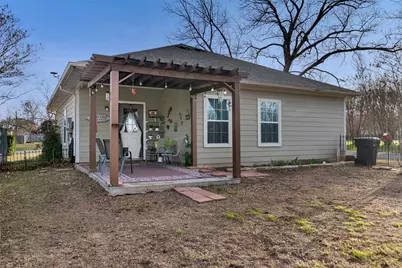 201 E Walker Street, Denison, TX 75021 - Photo 18