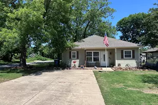 201 E Walker St, Denison, TX 75021 - Photo 1