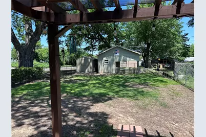 201 E Walker Street, Denison, TX 75021 - Photo 16