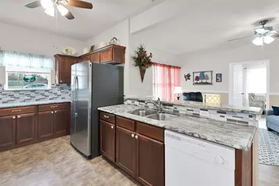 201 E Walker Street, Denison, TX 75021 - Photo 8