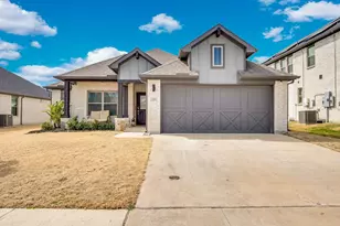 128 Arrow Wood Rd, Waxahachie, TX 75165 - Photo 2