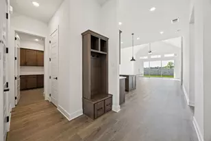 801 Lost Woods Way, McKinney, TX 75071 - Photo 2