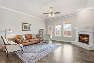 608 Washington Ave, Waxahachie, TX 75165 - Photo 4