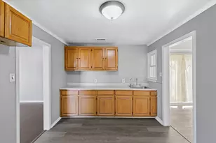 104 E 6th St, Irving, TX 75060 - Photo 6