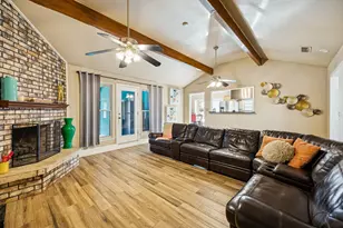 413 Baker Dr, Hurst, TX 76054 - Photo 4