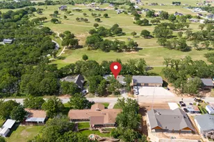 818 Country Club Rd, Bowie, TX 76230 - Photo 32