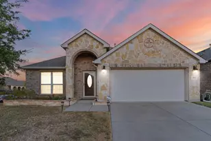 201 Whitman Dr, McKinney, TX 75072 - Photo 2