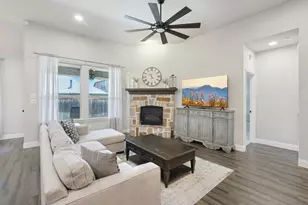 7804 Lewisville Ln, McKinney, TX 75071 - Photo 2