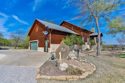 229 Southside Drive, Gainesville, TX 76240 - Photo 2