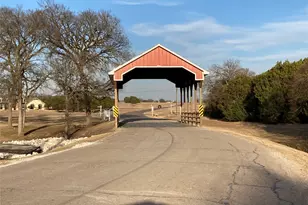 1005 White Bluff Dr, Whitney, TX 76692 - Photo 1