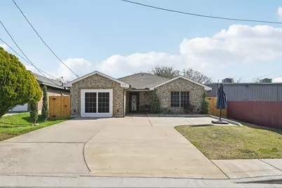 720 Calumet Avenue, Cockrell Hill, TX 75211 - Photo 1