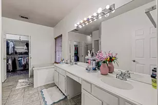 4616 Parkmount Dr, Fort Worth, TX 76137 - Photo 14